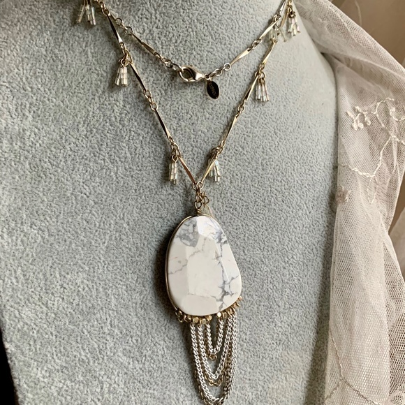 Express White Howlite Crystal Dangle 32" Necklace - Picture 1 of 12